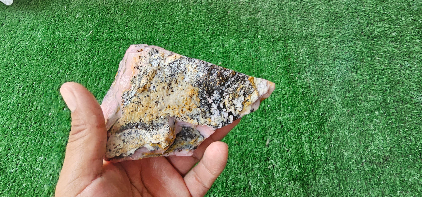 Pink Opal rough (1 pc)