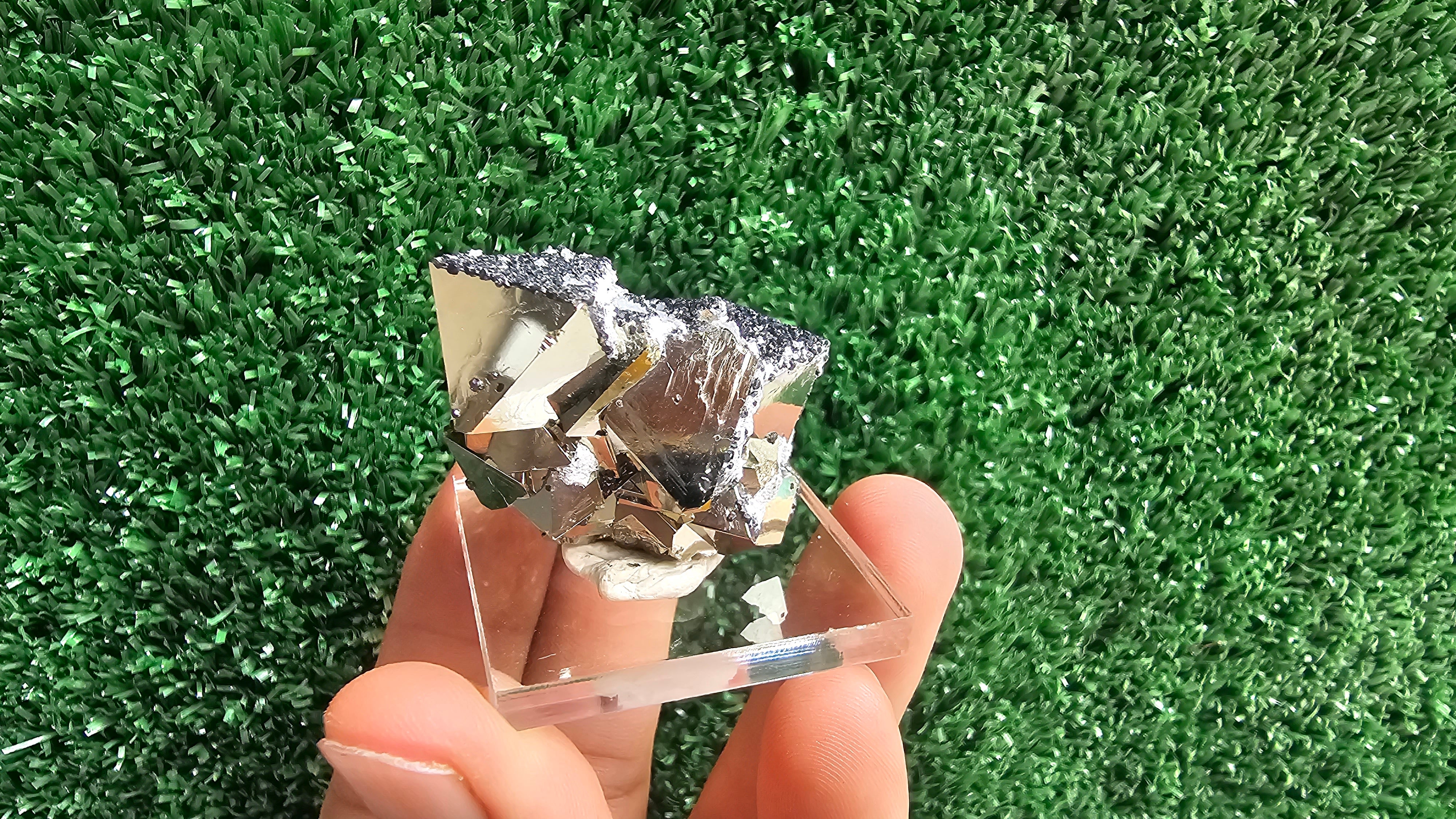 pyrite octahedral