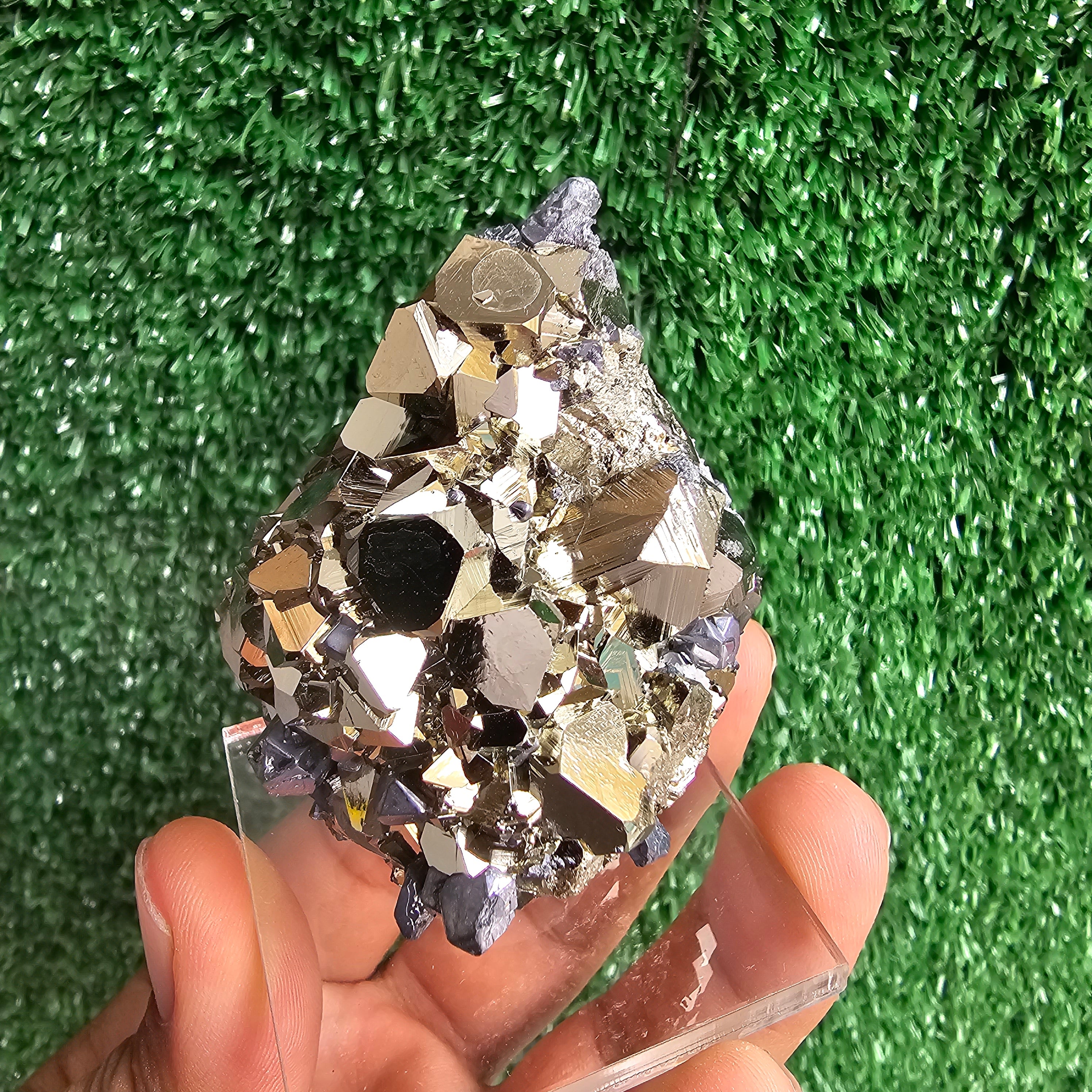 Pyrite octahedral