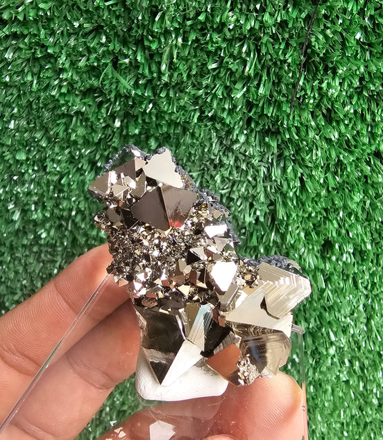 Pyrite octahedral