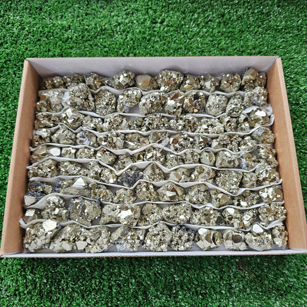 Box 96 pcs pyrite Octahedral