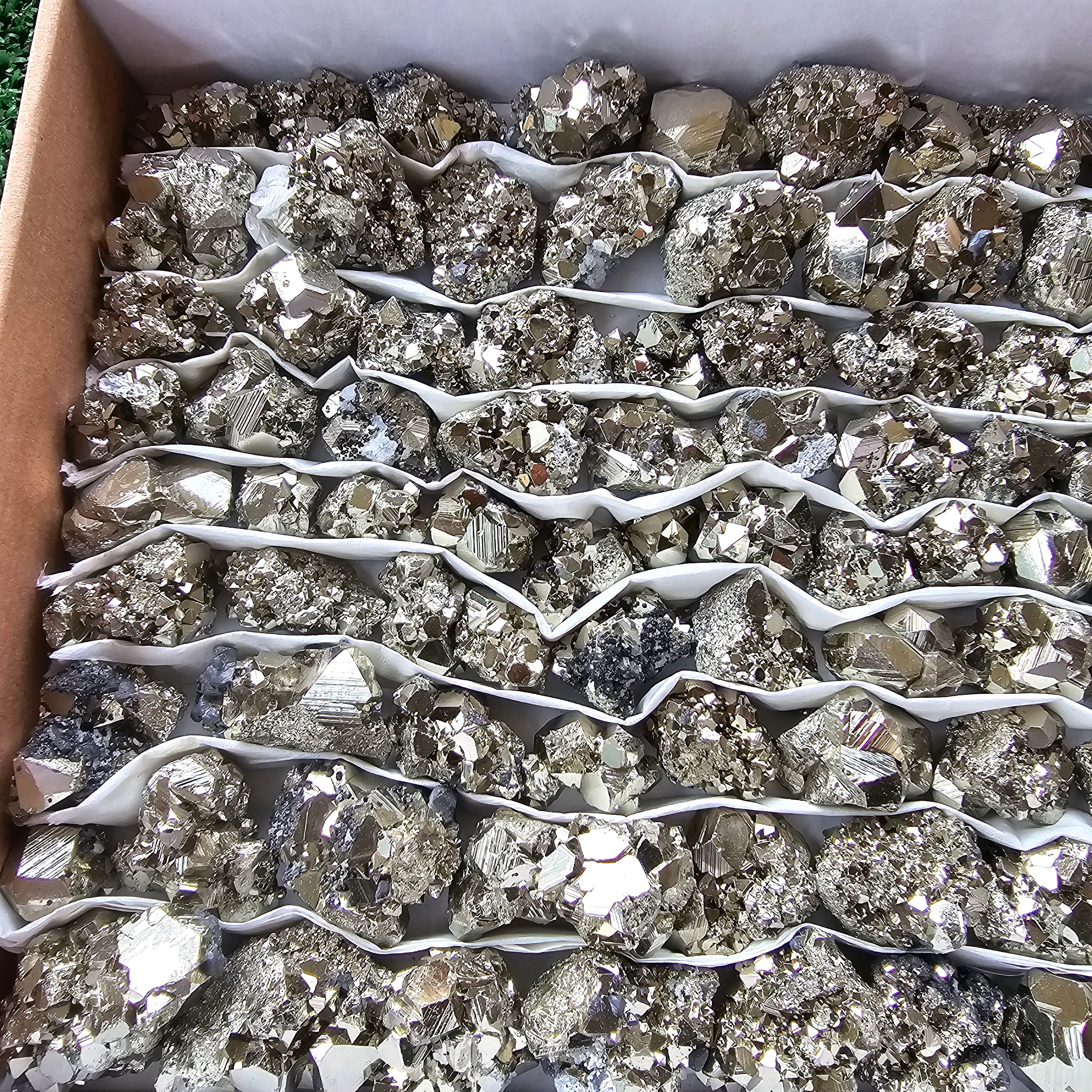 Box 96 pcs pyrite Octahedral