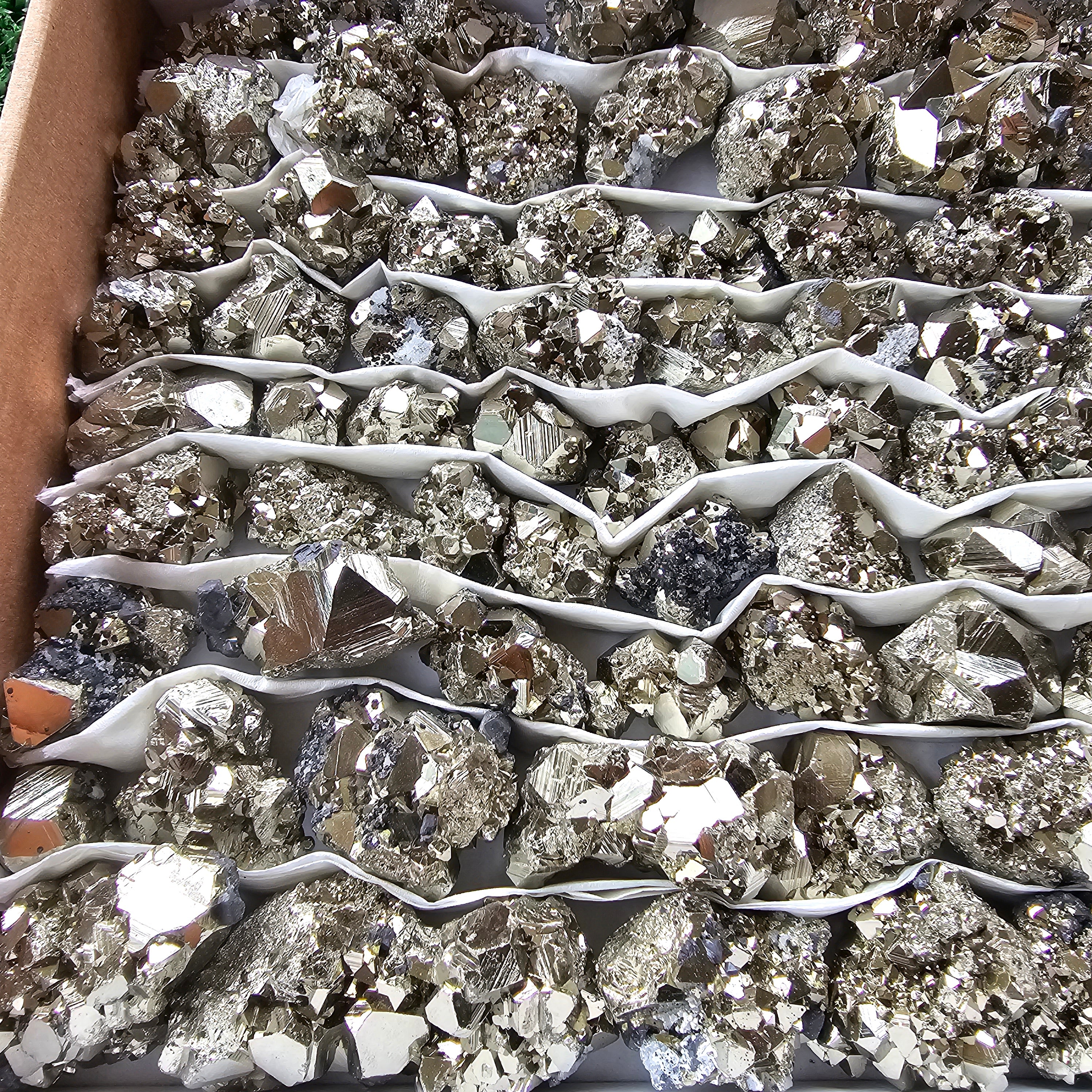 Box 96 pcs pyrite Octahedral