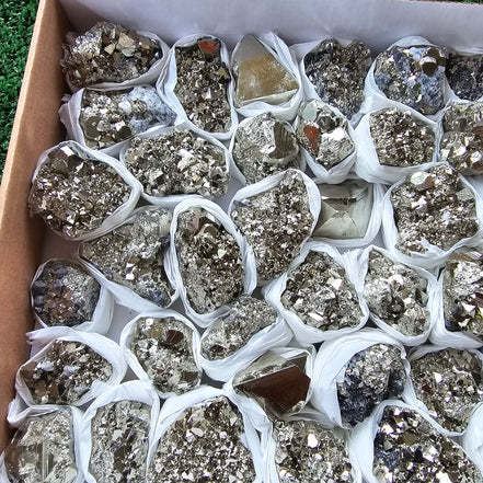 Box 41 pcs pyrite Octahedral