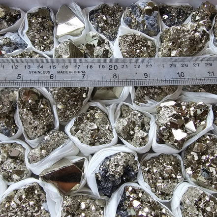 Box 41 pcs pyrite Octahedral