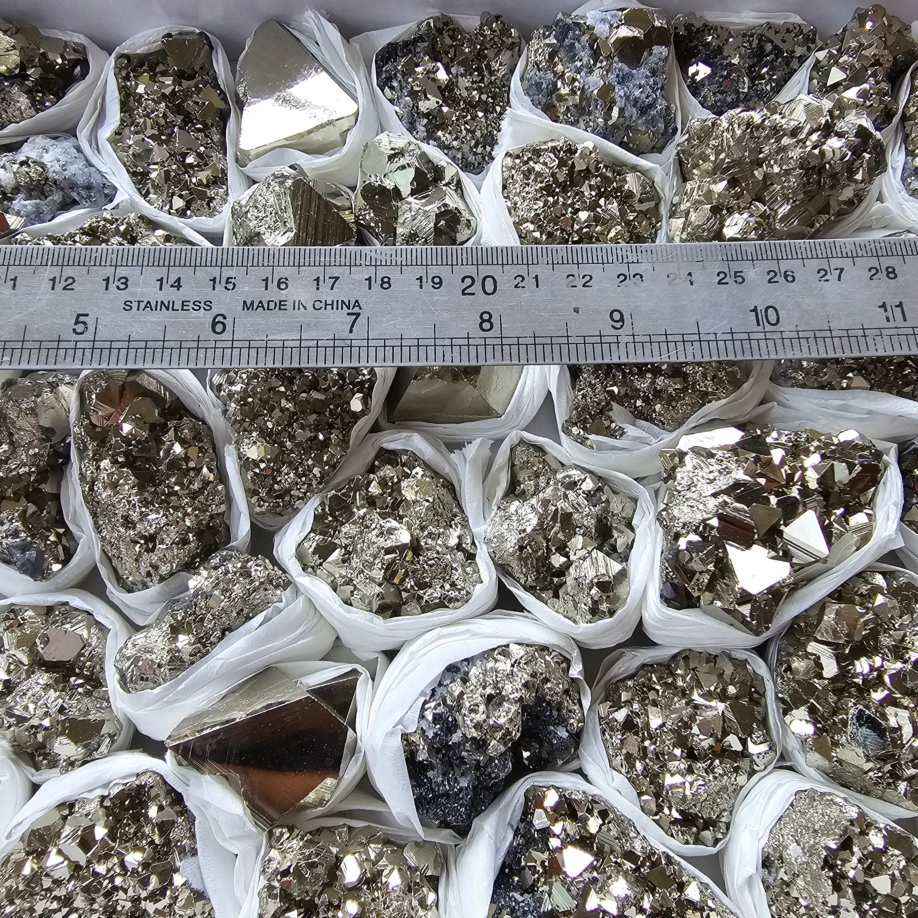 Box 41 pcs pyrite Octahedral