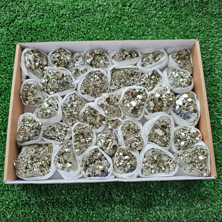 Box 34 pcs pyrite Octahedral