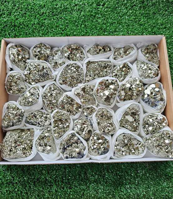 Box 34 pcs pyrite Octahedral