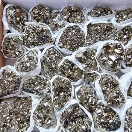 Box 34 pcs pyrite Octahedral