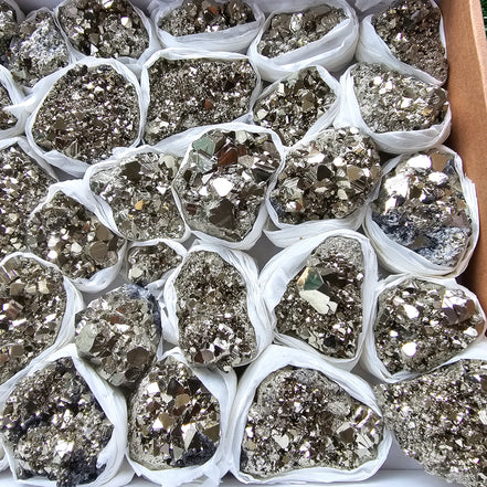 Box 34 pcs pyrite Octahedral
