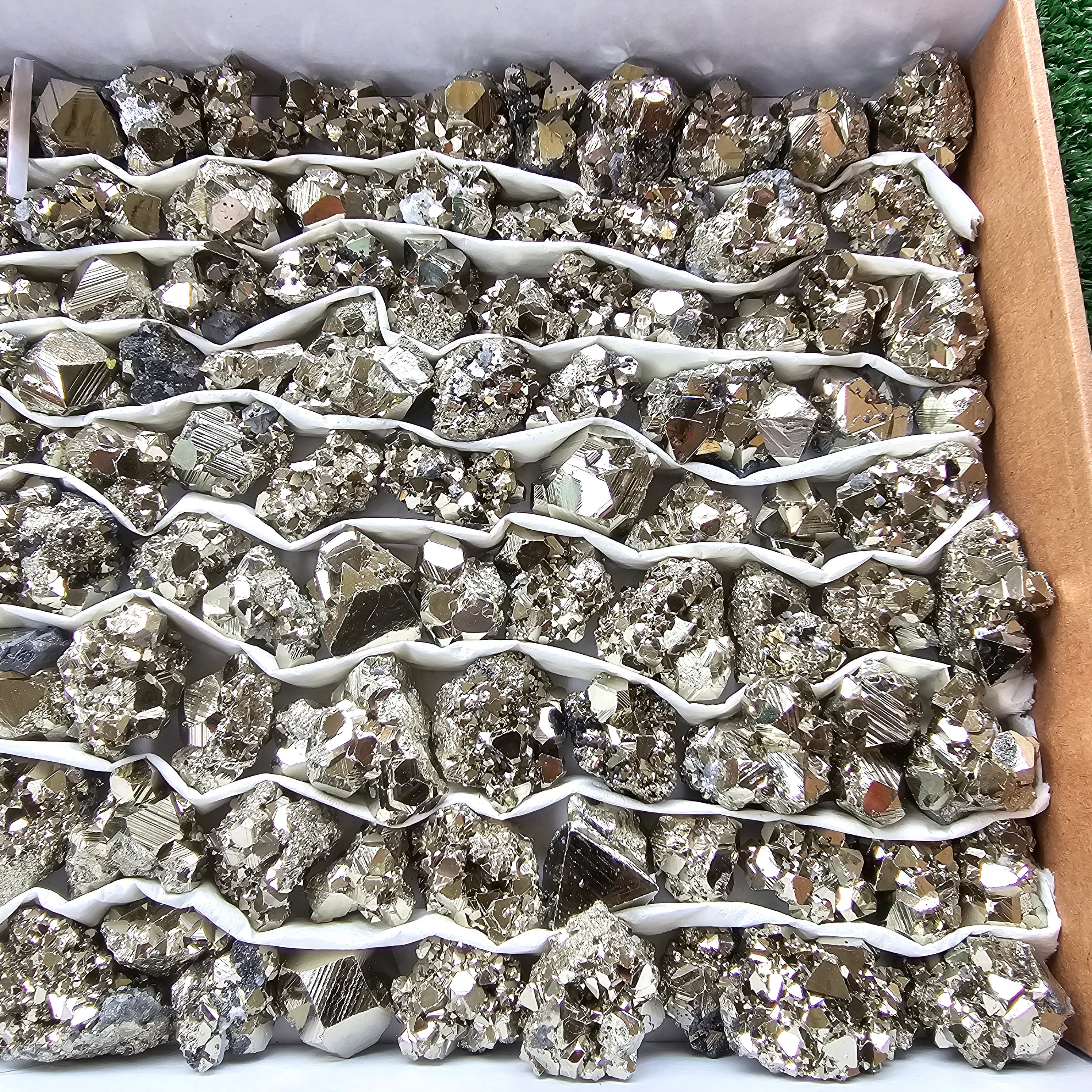 Box 112 pcs pyrite Octahedral