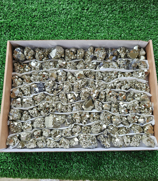 Box 118 pcs pyrite Octahedral