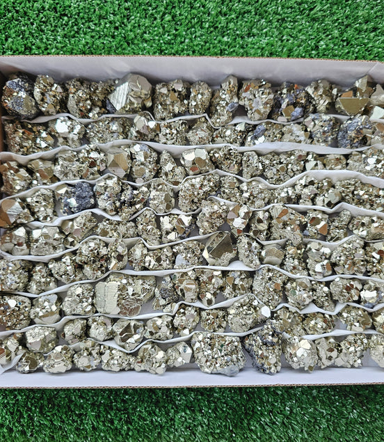 Box 118 pcs pyrite Octahedral