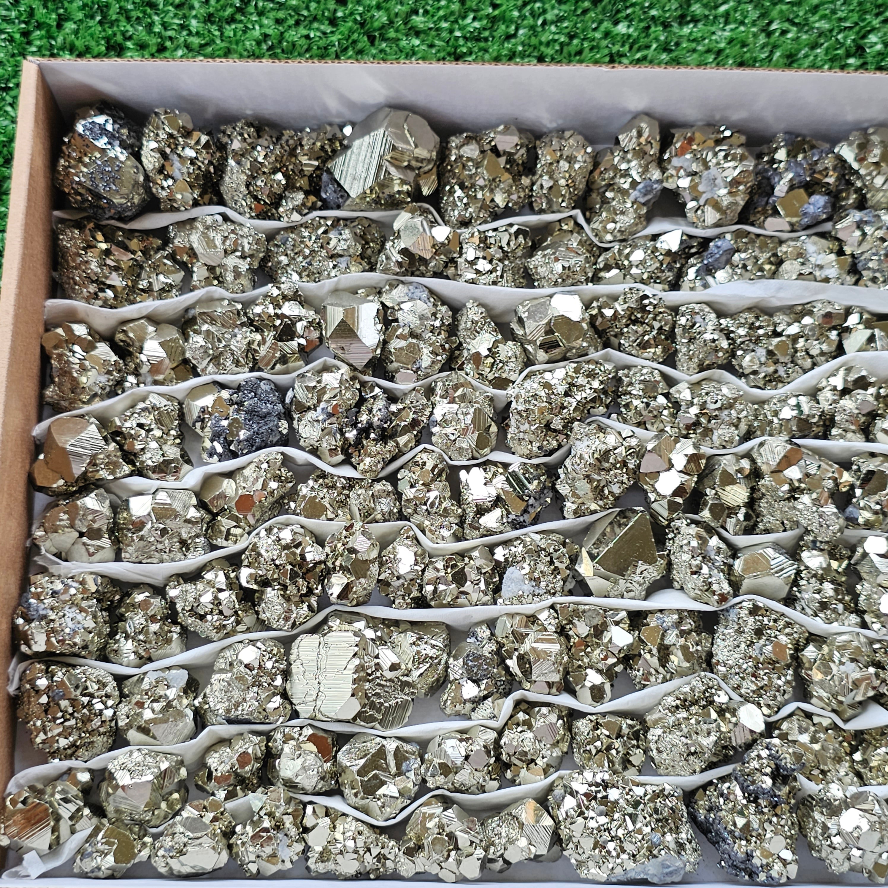 Box 118 pcs pyrite Octahedral