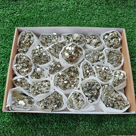 Box 24 pcs pyrite Octahedral