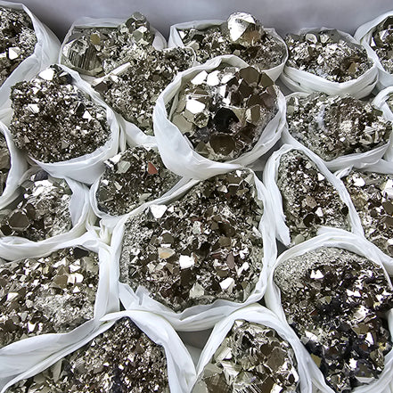 Box 24 pcs pyrite Octahedral