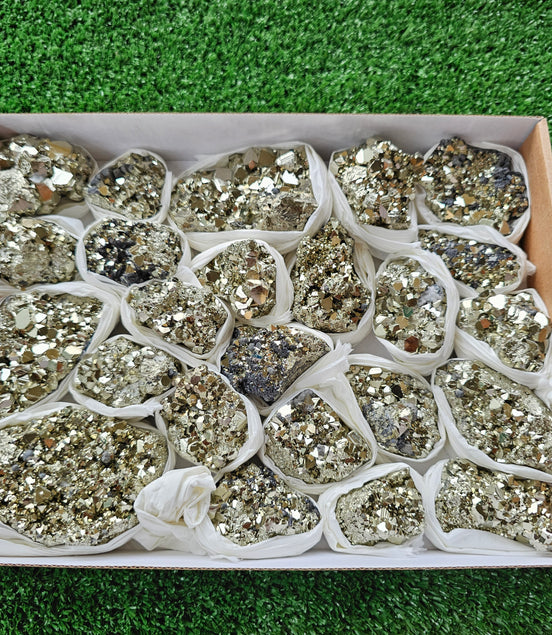 Box 24 pcs pyrite Octahedral
