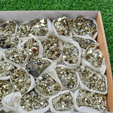 Box 24 pcs pyrite Octahedral