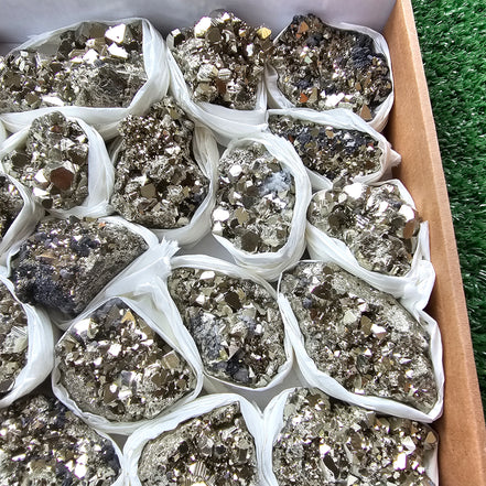 Box 24 pcs pyrite Octahedral