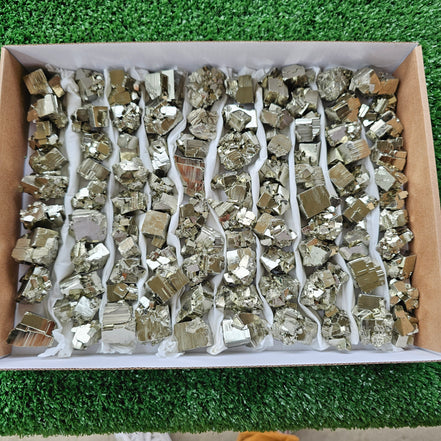 Box 92 pcs pyrite cubic