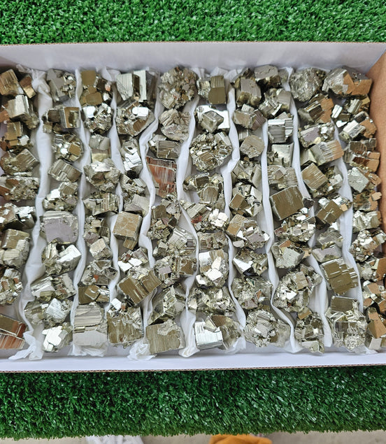 Box 92 pcs pyrite cubic