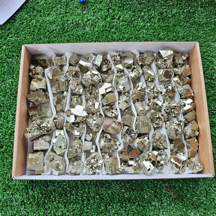 Box 75 pcs pyrite cubic