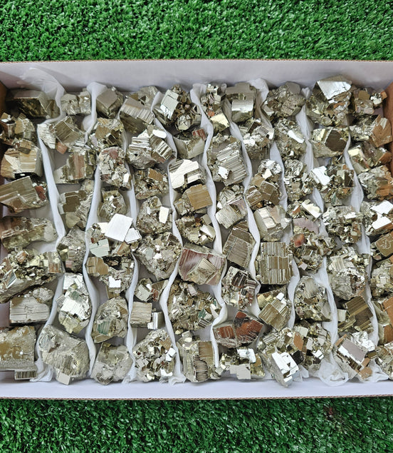 Box 75 pcs pyrite cubic