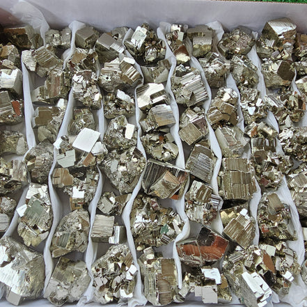 Box 75 pcs pyrite cubic