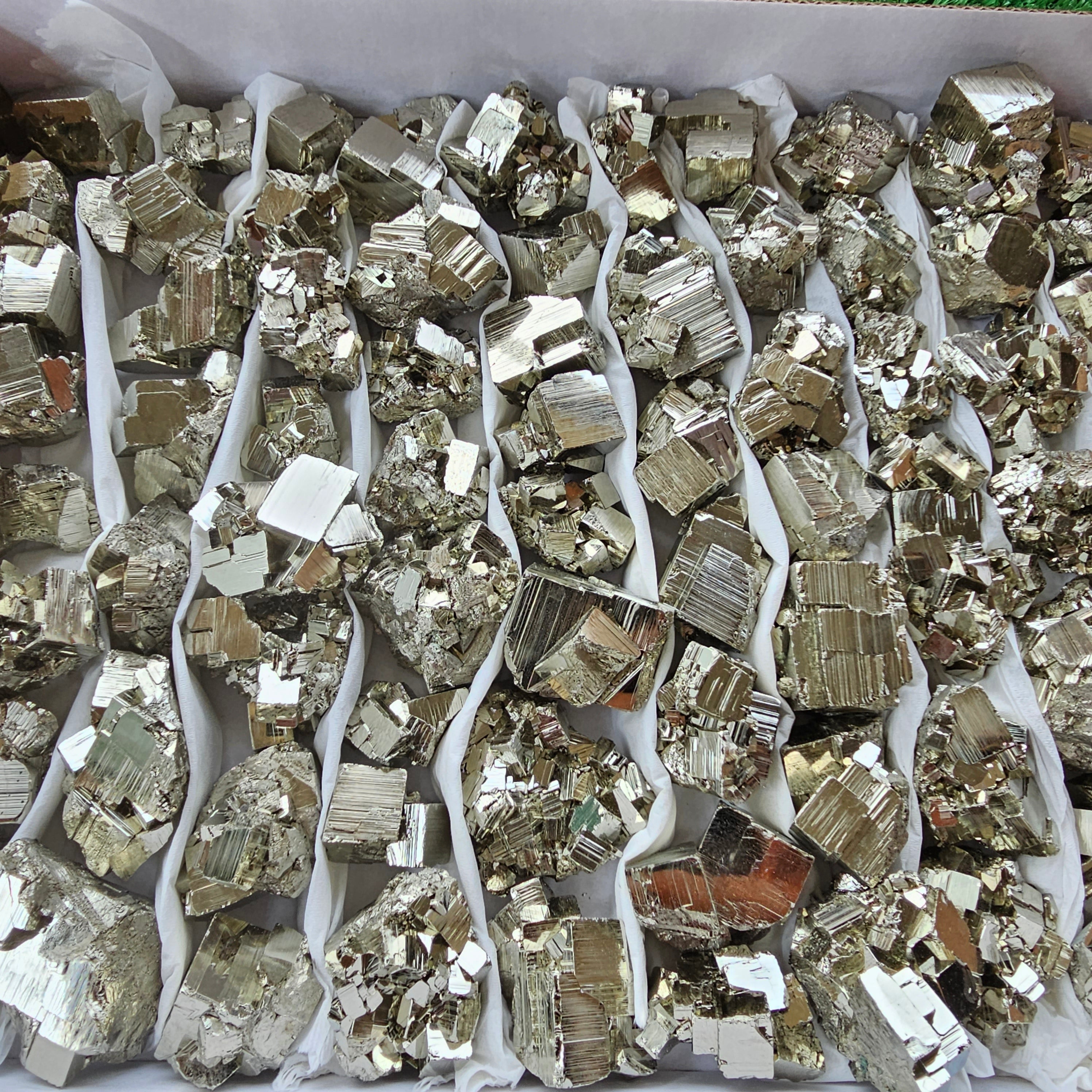 Box 75 pcs pyrite cubic