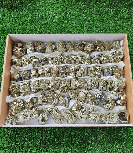 Box 67 pcs pyrite octahedral
