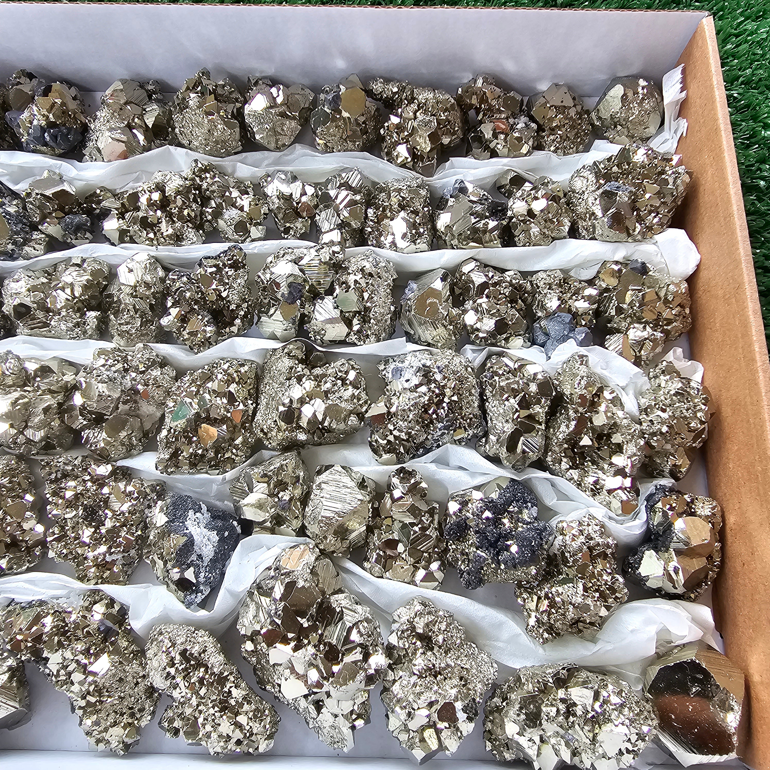 Box 67 pcs pyrite octahedral