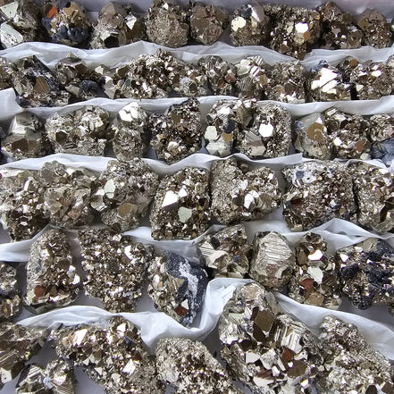 Box 67 pcs pyrite octahedral