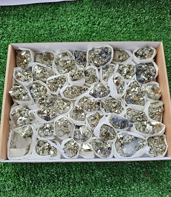 Box 44 pcs pyrite Octahedral