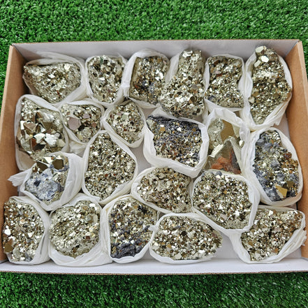 Box 21 pcs pyrite Octahedral