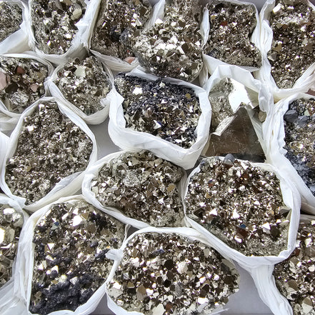 Box 21 pcs pyrite Octahedral