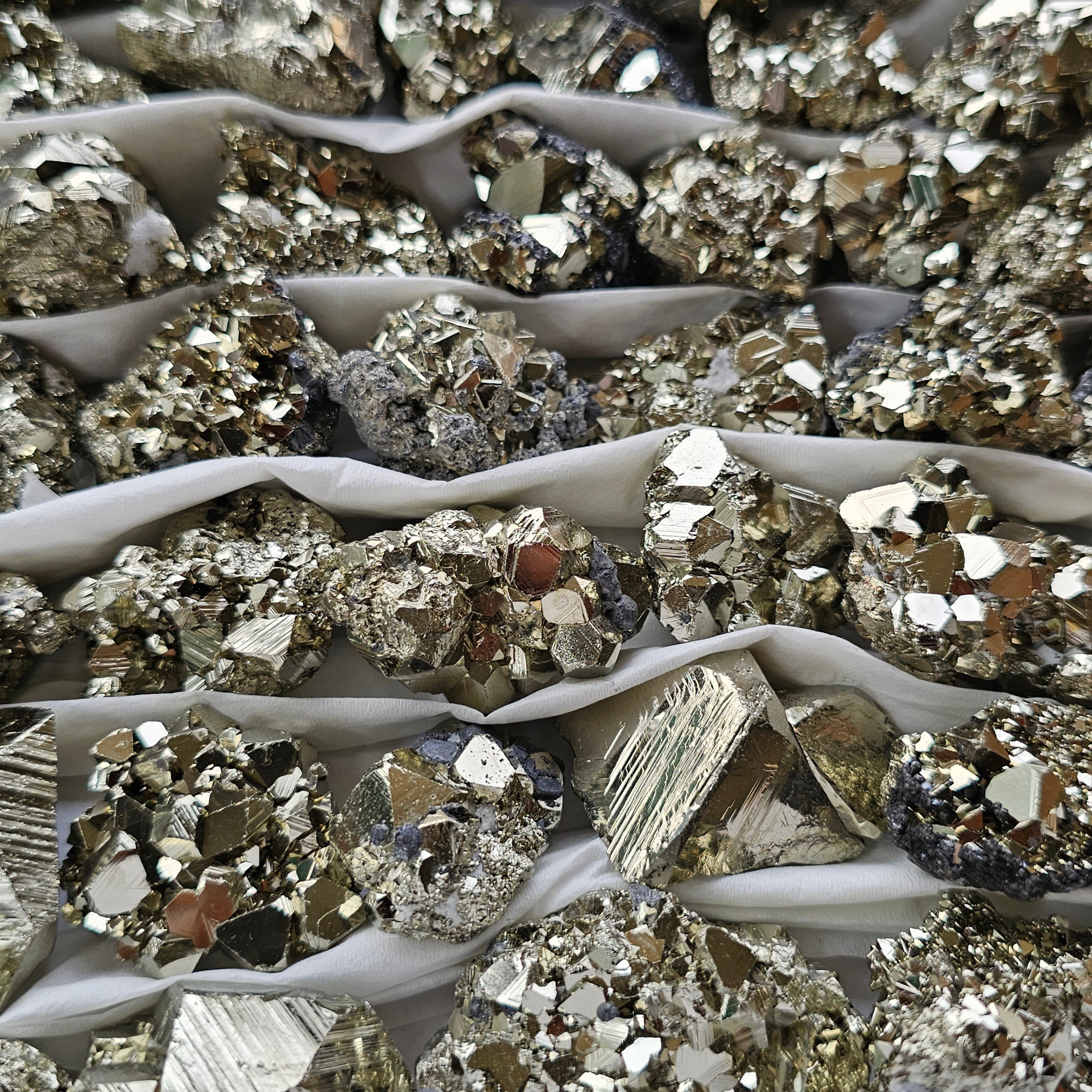 Box 60 pcs pyrite Octahedral