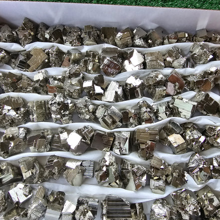 Box 90 pcs pyrite Octahedral