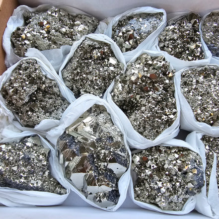 Box 13 pcs pyrite Octahedral