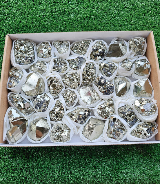 Box 36 pcs pyrite Octahedral