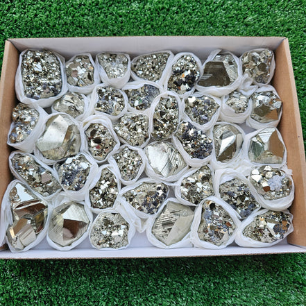 Box 36 pcs pyrite Octahedral