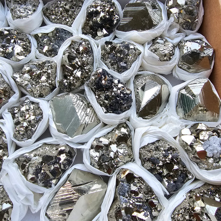 Box 36 pcs pyrite Octahedral