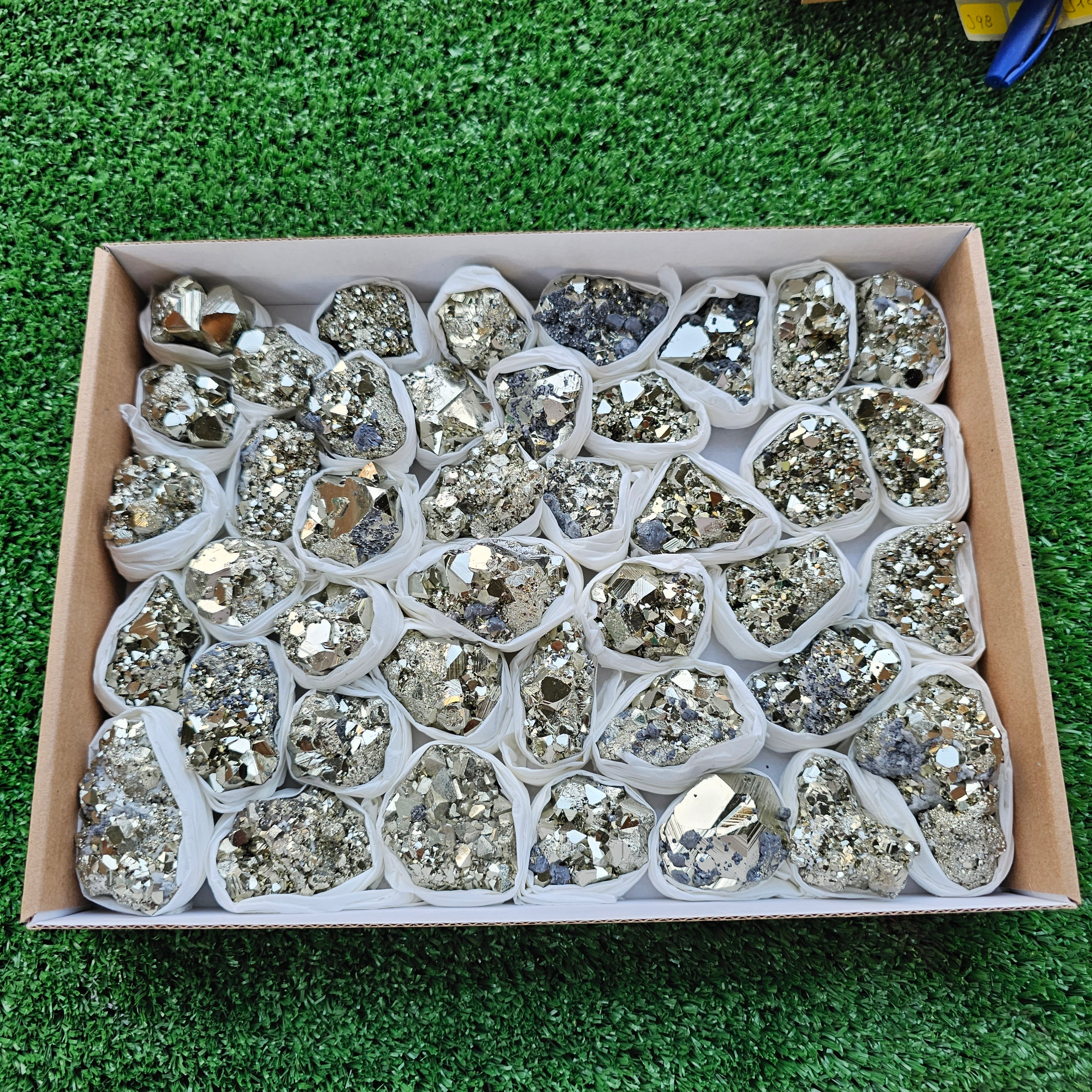 Box 41 pcs pyrite Octahedral