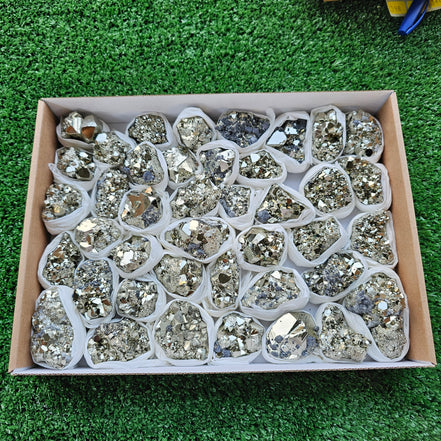 Box 41 pcs pyrite Octahedral