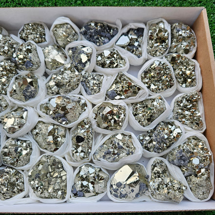 Box 41 pcs pyrite Octahedral