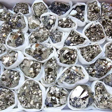 Box 41 pcs pyrite Octahedral