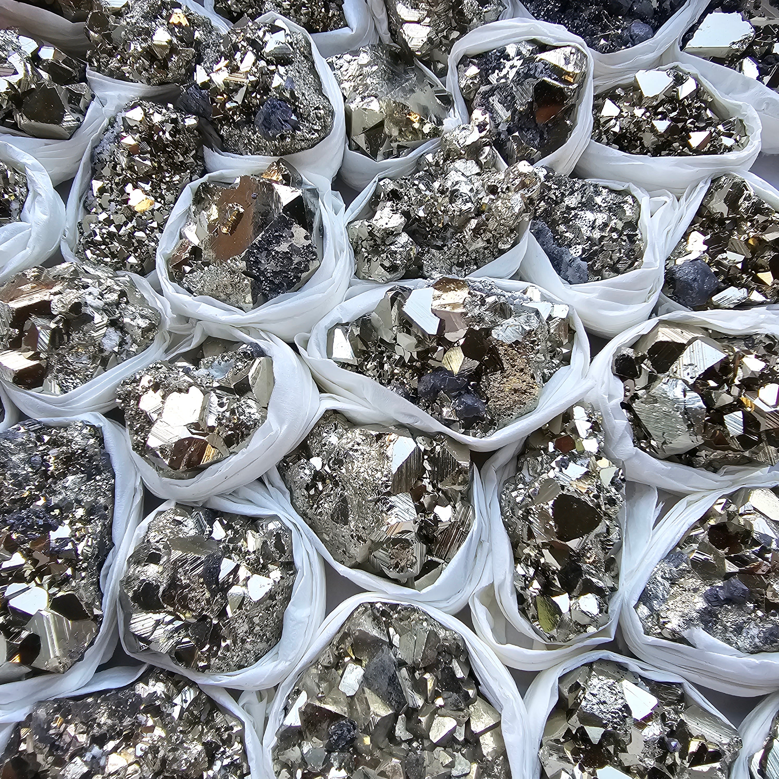Box 41 pcs pyrite Octahedral