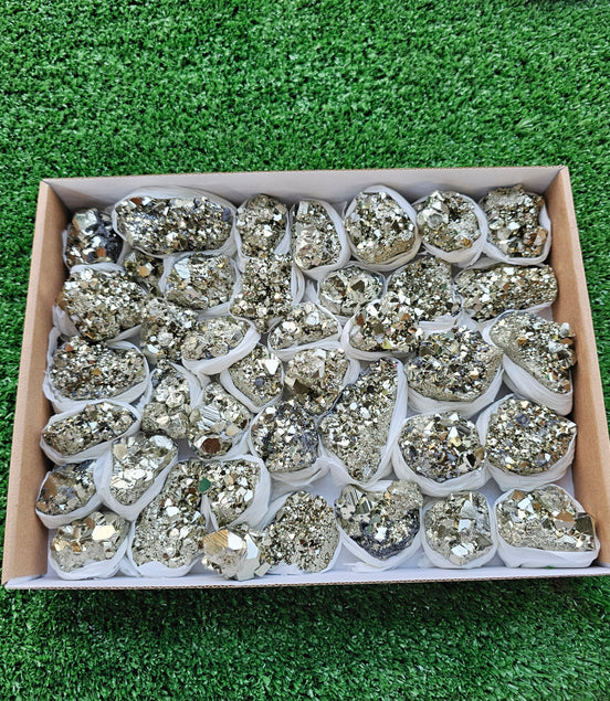 Box 40 pcs pyrite Octahedral