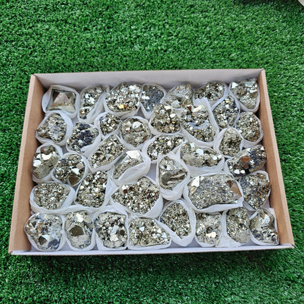Box 37 pcs pyrite Octahedral