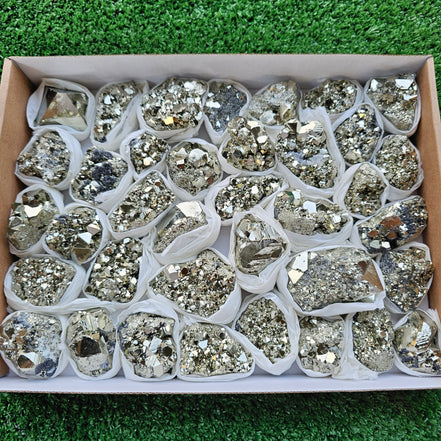 Box 37 pcs pyrite Octahedral
