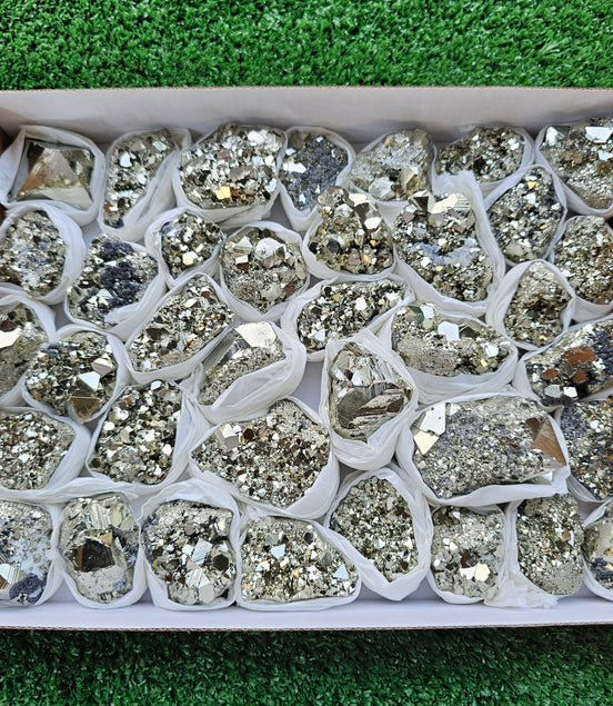 Box 37 pcs pyrite Octahedral